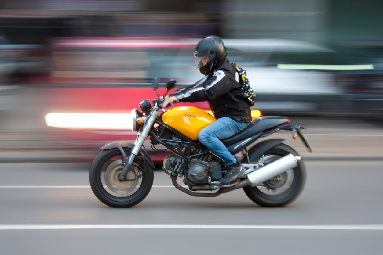 Pros and Cons of Riding Solo vs. Riding in Groups